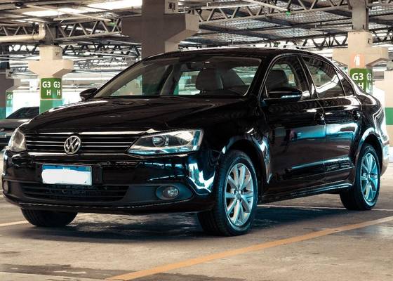 VOLKSWAGEN JETTA 2.0 COMFORTLINE FLEX 4P TIPTRONIC
